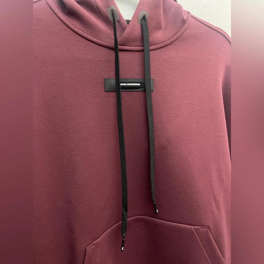 *New* On Running Hoodie in Mulberry, Size XS - Picture 6 of 10
